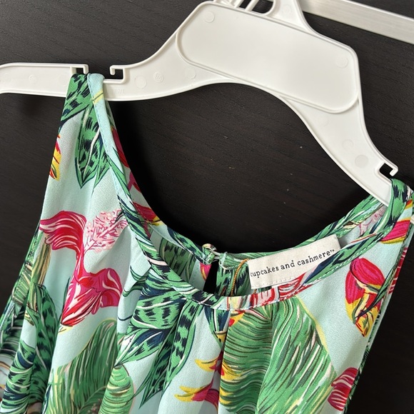NWOT - Cupcake & Cashmere Floral Tropical PrintTop - Picture 2 of 10